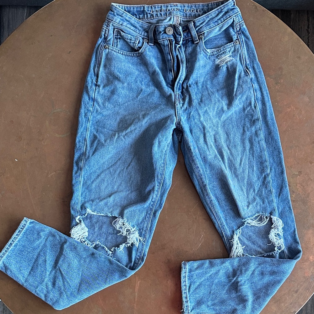 American Eagle Outfitters Blue Ripped Mom Jeans: 00 Short